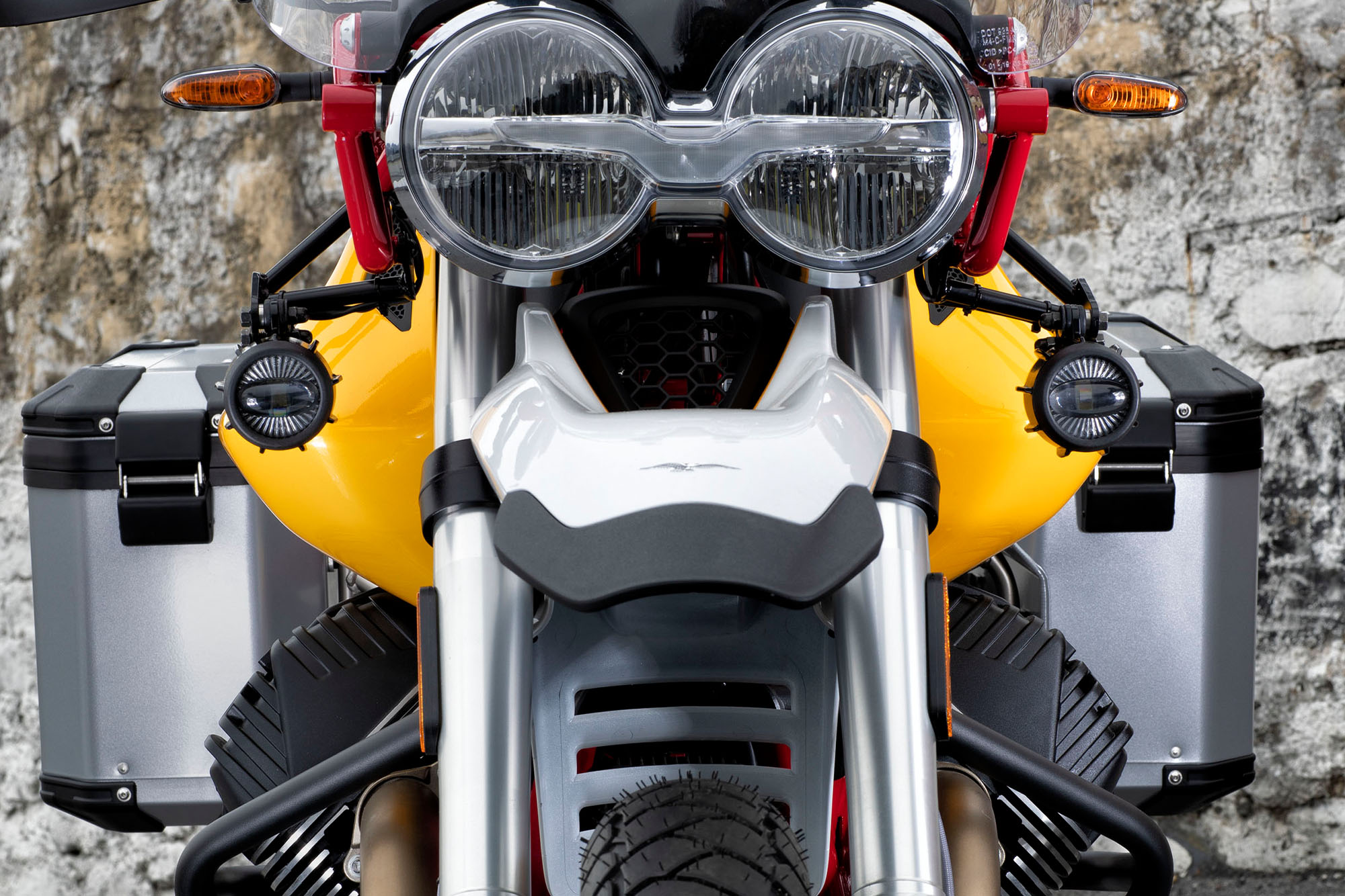 Phares antibrouillard à LED pour Moto Guzzi V85 TT, kit d'installation inclus