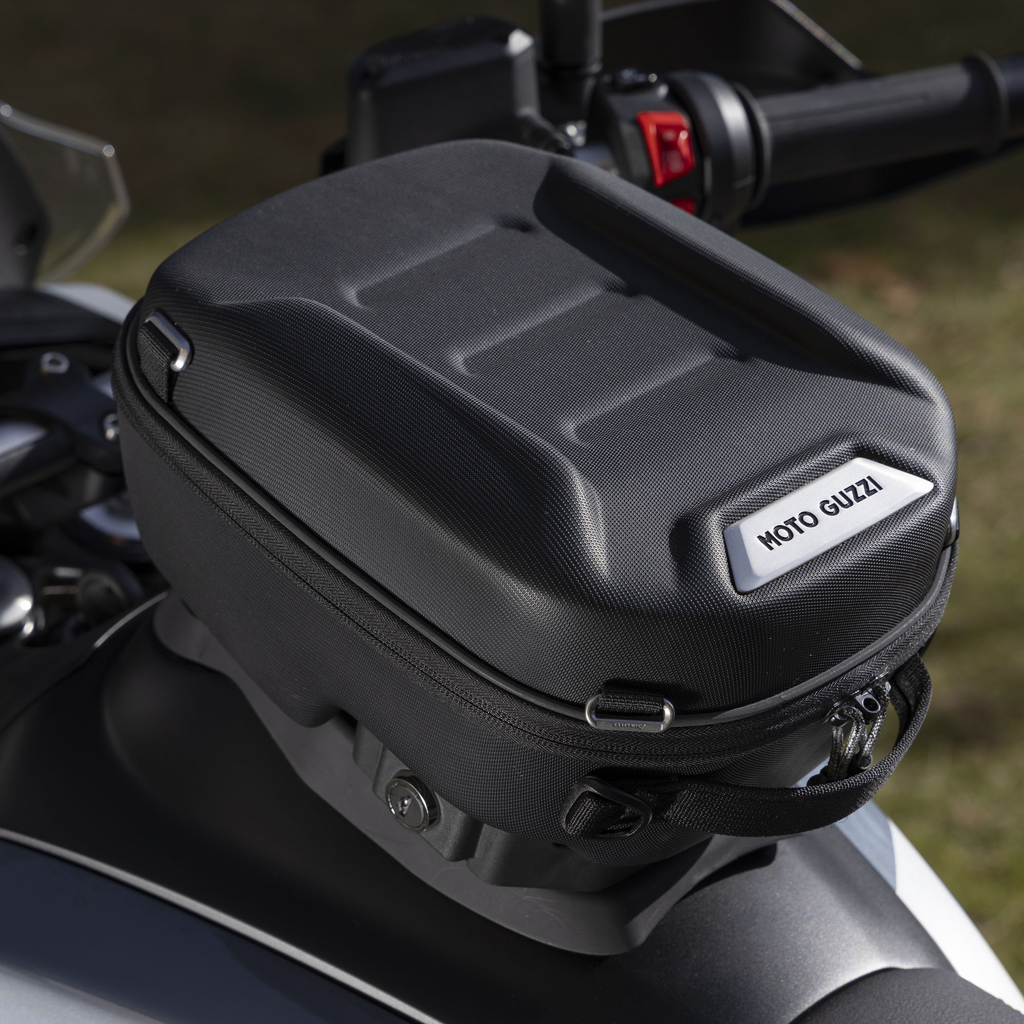 Sacoche de réservoir pour Moto Guzzi V85 TT (24-)